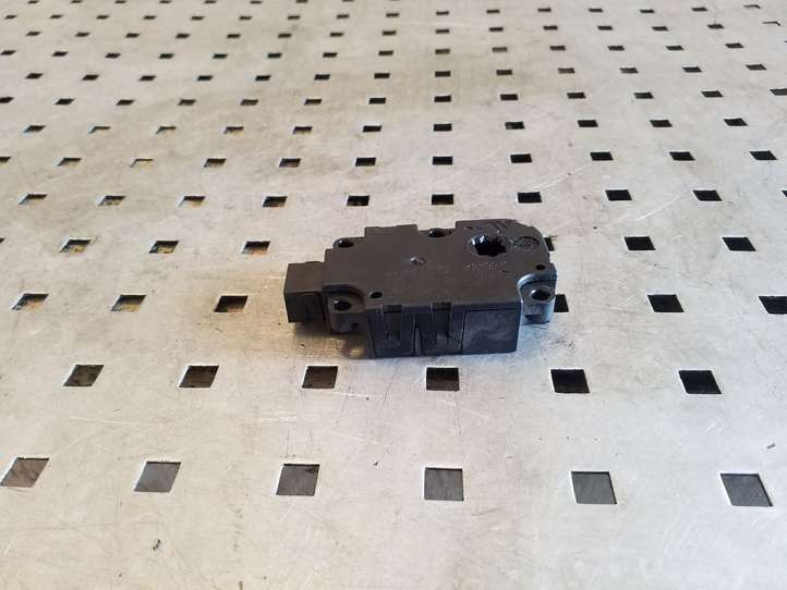 Audi A6 (2011 - 2014)  ZBAT0045D07AT Двигатель задвижки потока воздуха
