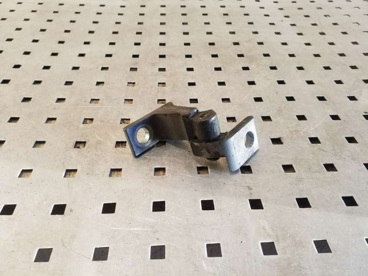 Audi A6 (2011 - 2014)  4G0831402A Верхняя петля передней двери