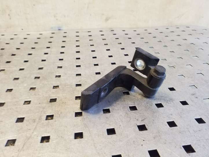 BMW 3 F30 F35 F31 (2012 - 2018)  047058 Нижняя петля задней двери