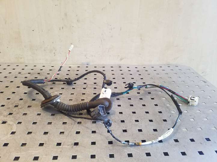 Subaru Outback (2009 - 2014)  81822AJ000 Проводка задних дверей