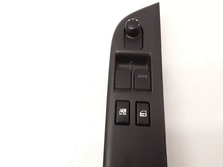 Suzuki Swift (2004 - 2010)  8376162J1 Кнопка стеклоподъемников
