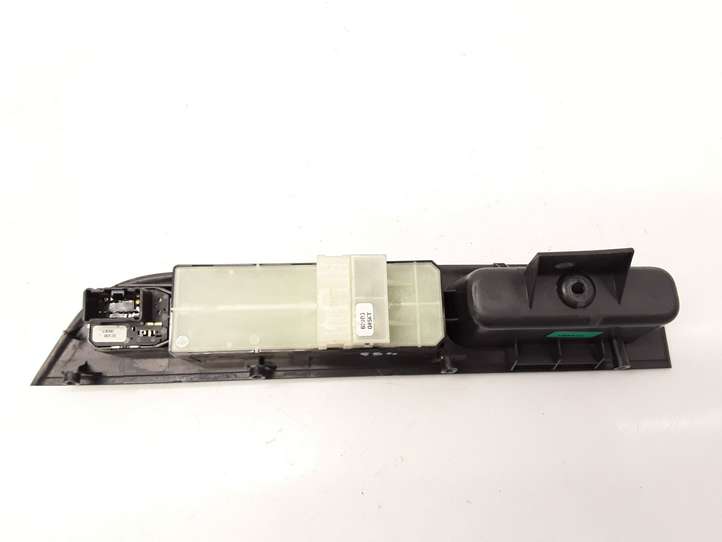 Suzuki Swift (2004 - 2010)  8376162J1 Кнопка стеклоподъемников