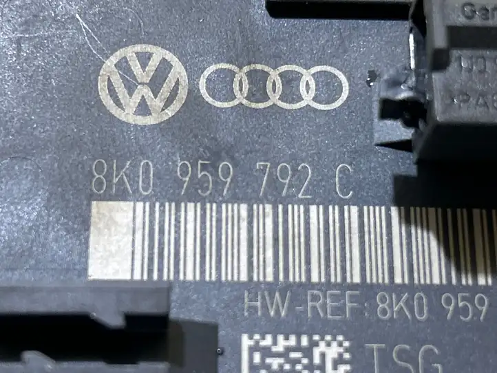 Audi A4 S4 B8 8K (2007 - 2011) 8K0959792C Блок управления дверью — фото 3
