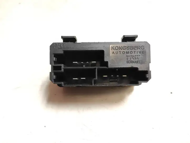 Volvo S80 (2006 - 2009) 30795504 Реле обогрева — фото 1