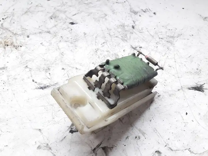 Ford Focus (1998 - 2004)   Реле вентилятора печки салона