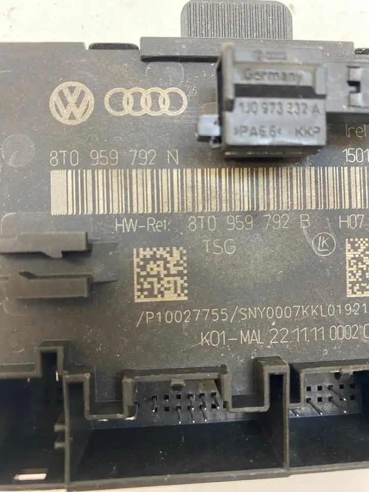 Audi A4 S4 B8 8K (2007 - 2011) 8T0959792B Блок управления дверью — фото 3