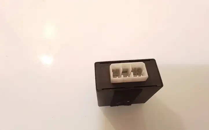 Mercedes-Benz Vaneo W414 (2001 - 2005) 021777 Реле крюка для прицепа — фото 1