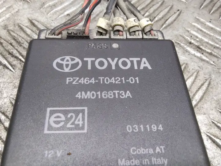 Toyota Corolla Verso AR10 (2004 - 2009) 4M0168T3A Блок управления парктрониками — фото 2