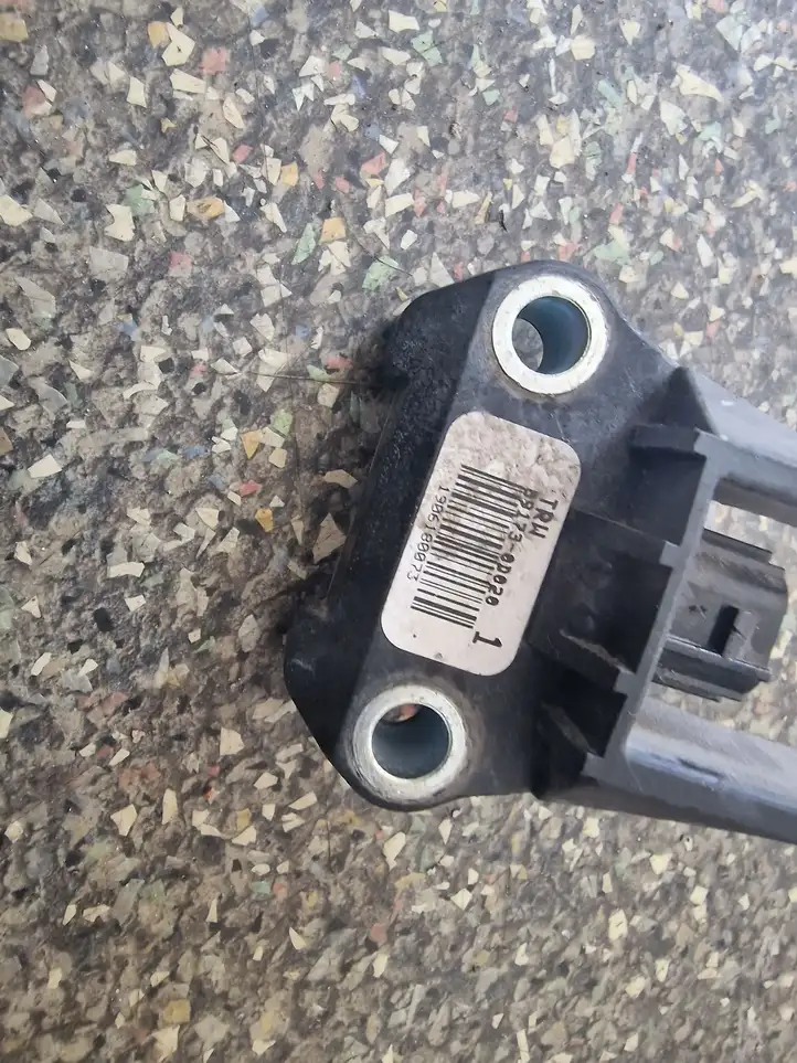 Toyota Yaris (2005 - 2009) 891730D020 Датчик удара SRS — фото 1
