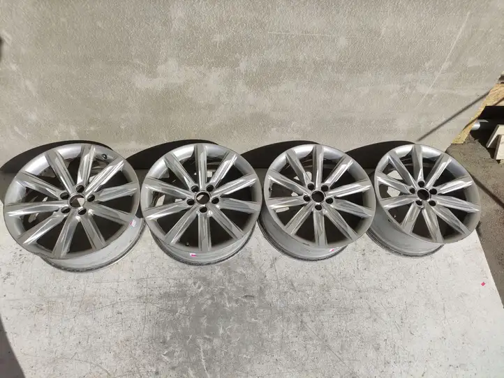 Audi A7 S7 4G (2014 - 2018) 4G8601025 Легкосплавный колесный диск R18 — фото 1