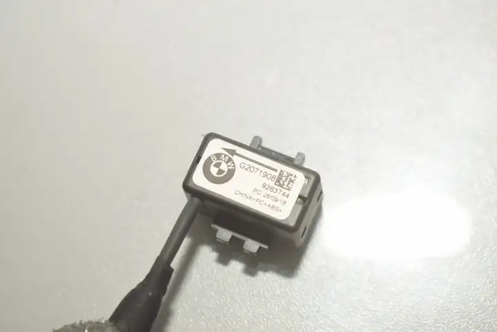 BMW 3 F30 F35 F31 (2012 - 2018) Микрофон (Bluetooth / телефон) — фото 2