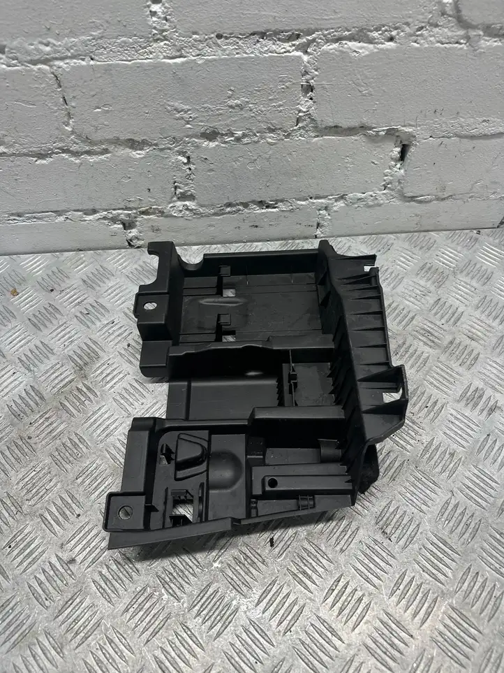 BMW 3 F30 F35 F31 (2012 - 2018) 7239176 Крышка ящика аккумулятора — фото 2