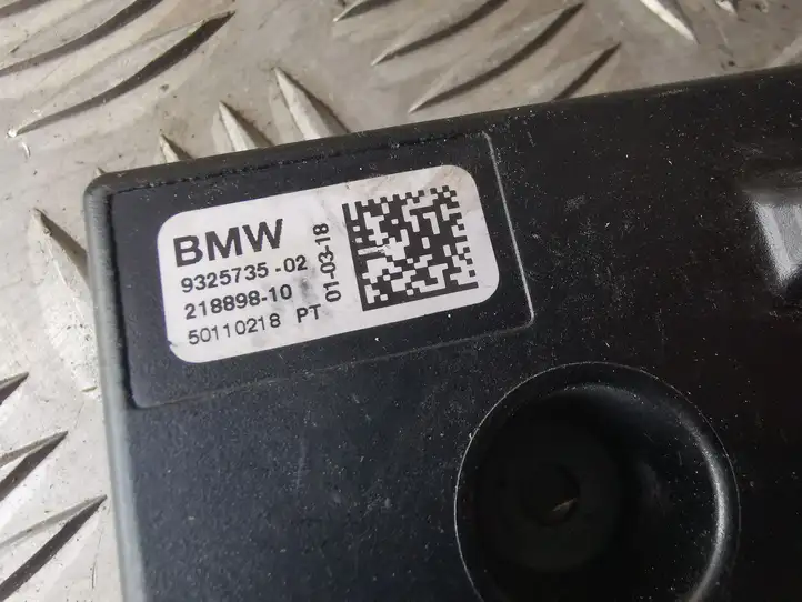 BMW 3 F30 F35 F31 (2012 - 2018) 932573502 Усилитель антенны — фото 2