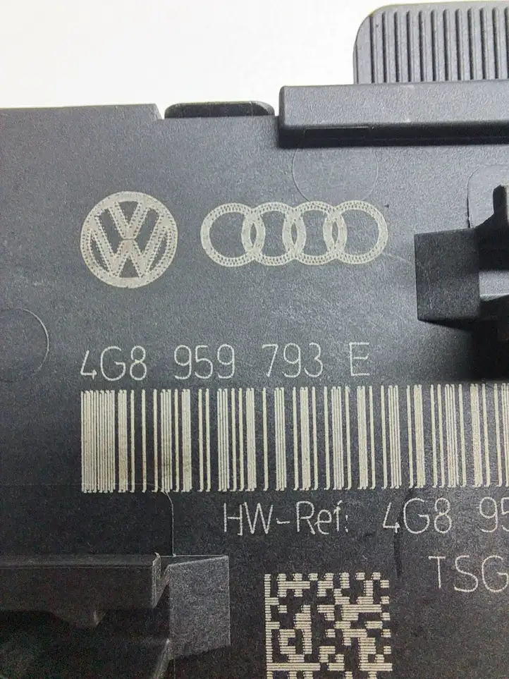 Audi A6 C7 (2011 - 2014) 4G8959793E Блок управления дверью — фото 3