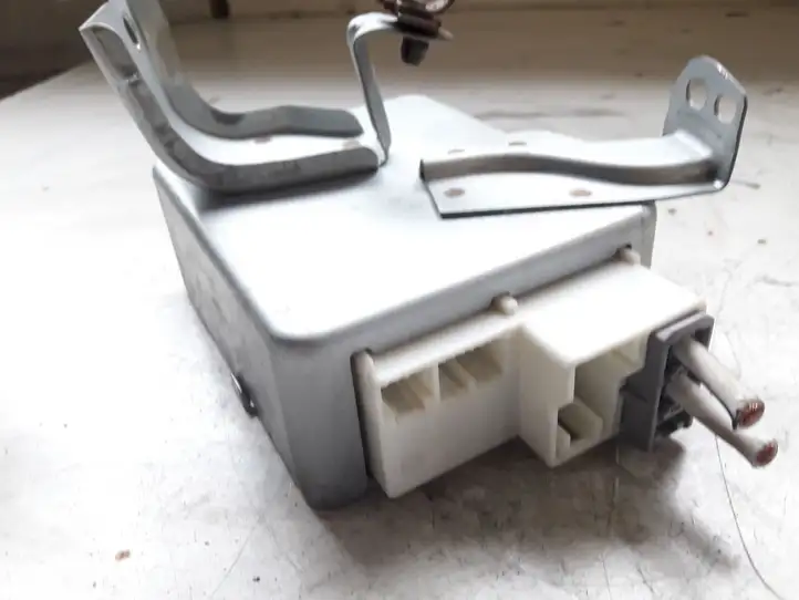 Toyota Prius (XW20) (2003 - 2009)  8965047082 Блок управления усилителя руля