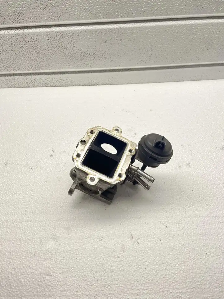 Mitsubishi Grandis (2003 - 2012) 03G131063F Клапан EGR — фото 2