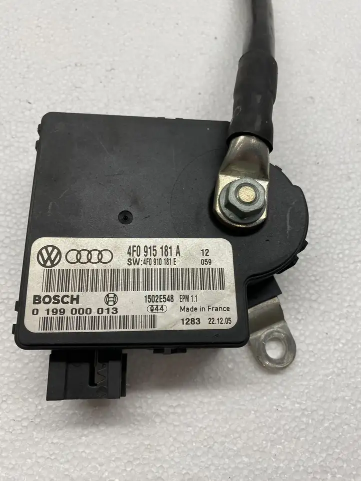 Audi A6 S6 C6 4F (2004 - 2008) 4F0915181A Прочие детали салона — фото 1