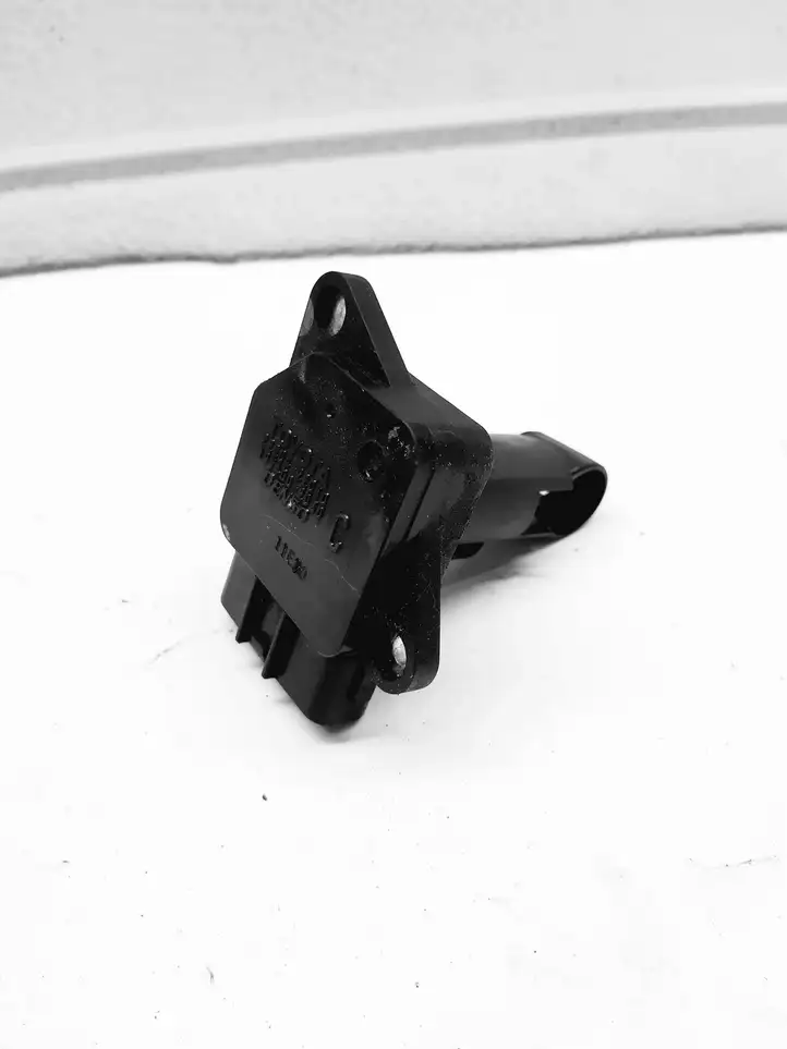 Toyota RAV 4 (XA20) (2000 - 2005)  2220422010 Измеритель потока воздуха