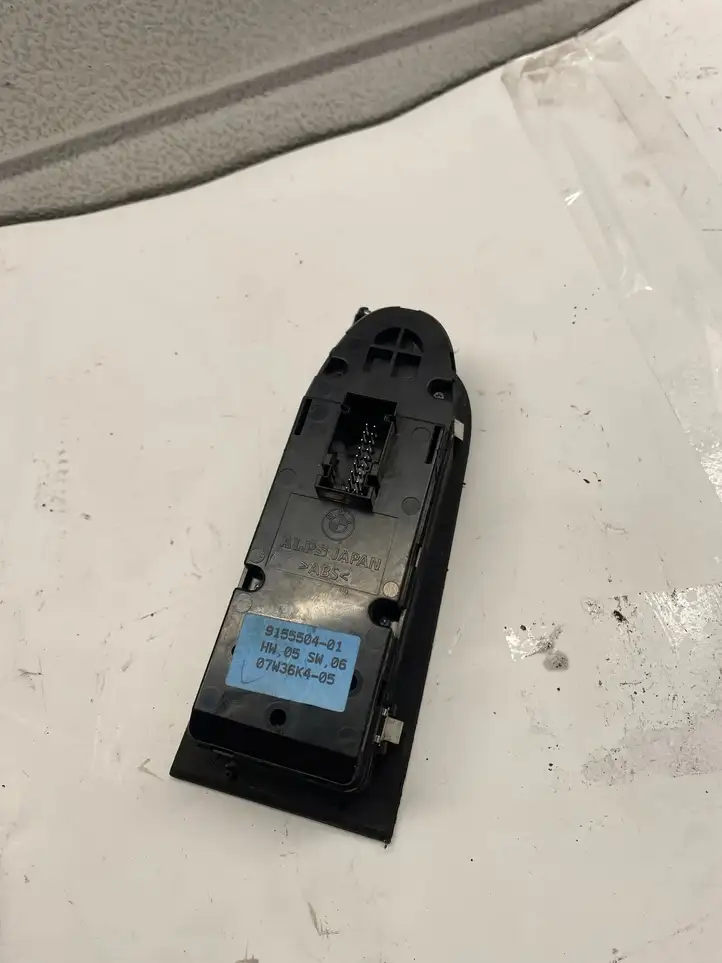 BMW 3 E90 E91 (2005 - 2012) 915550401 Прочие детали салона — фото 2