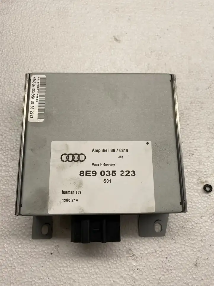 Audi A4 S4 B6 8E 8H (2000 - 2006) 8E9035223 Усилитель звука — фото 1