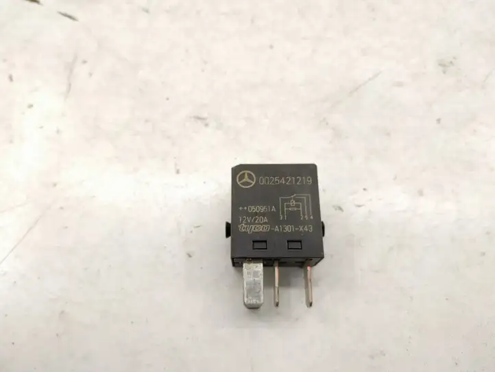 Mercedes-Benz C W203 (2000 - 2007)   Реле поддержания постоянной скорости