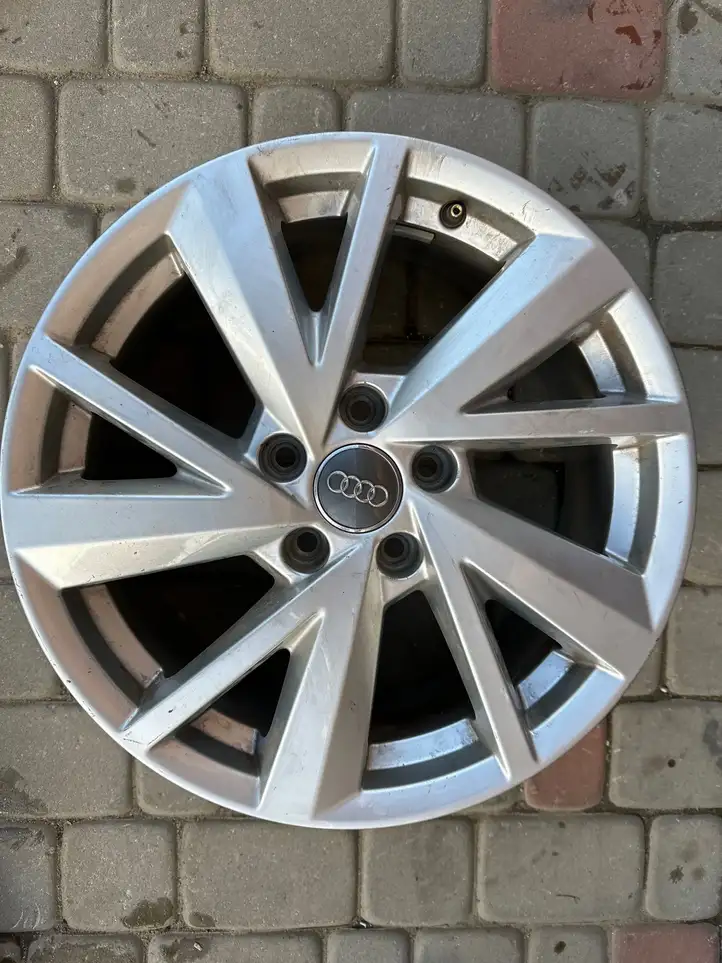 Audi Q2 - (2016 - ) 81A601025 Легкосплавный колесный диск R17 — фото 1
