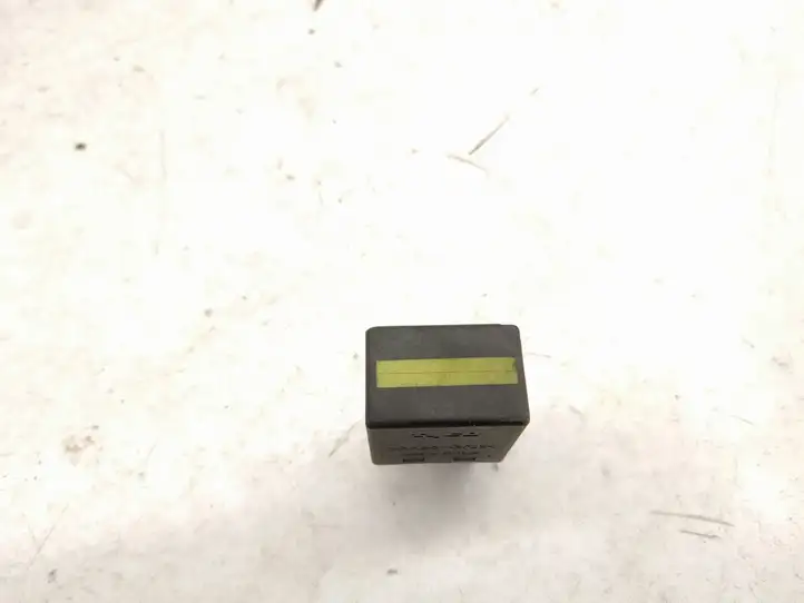 Mercedes-Benz Sprinter W906 (2006 - 2018)   Реле поддержания постоянной скорости