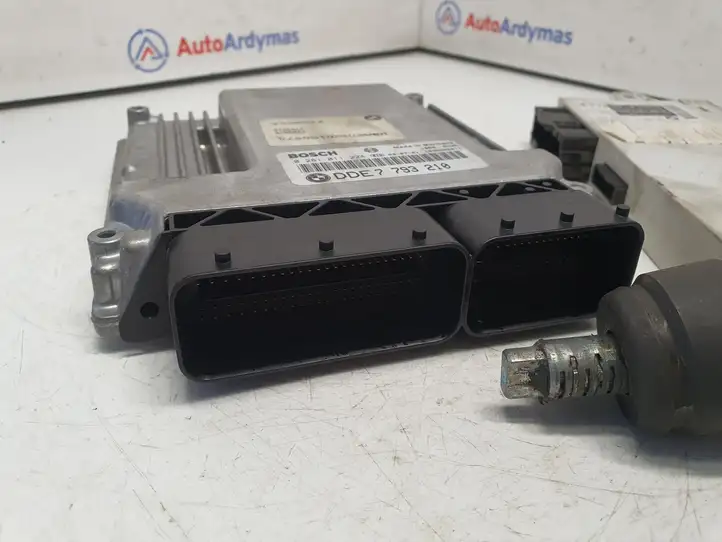 BMW 5 E60 E61 (2004 - 2010)  7793210 Комплект зажигания