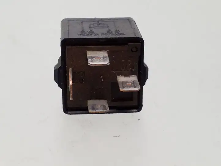 Mitsubishi Space Star (1998 - 2005) MB953381 Реле аварийных фонарей — фото 3