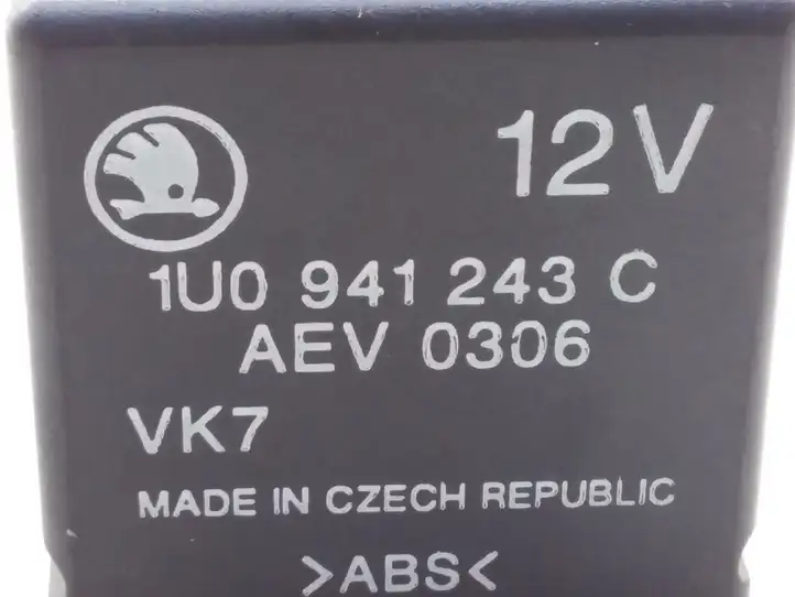 Skoda Octavia Mk1 (1U) (1996 - 2004) 1U0941243C Реле аварийных фонарей — фото 4