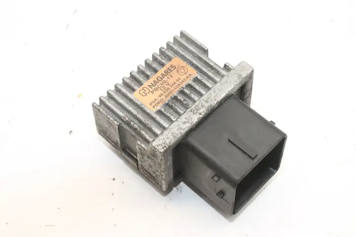 Jaguar XF X250 (2007 - 2015)  AV6112A343BA Реле аварийных фонарей