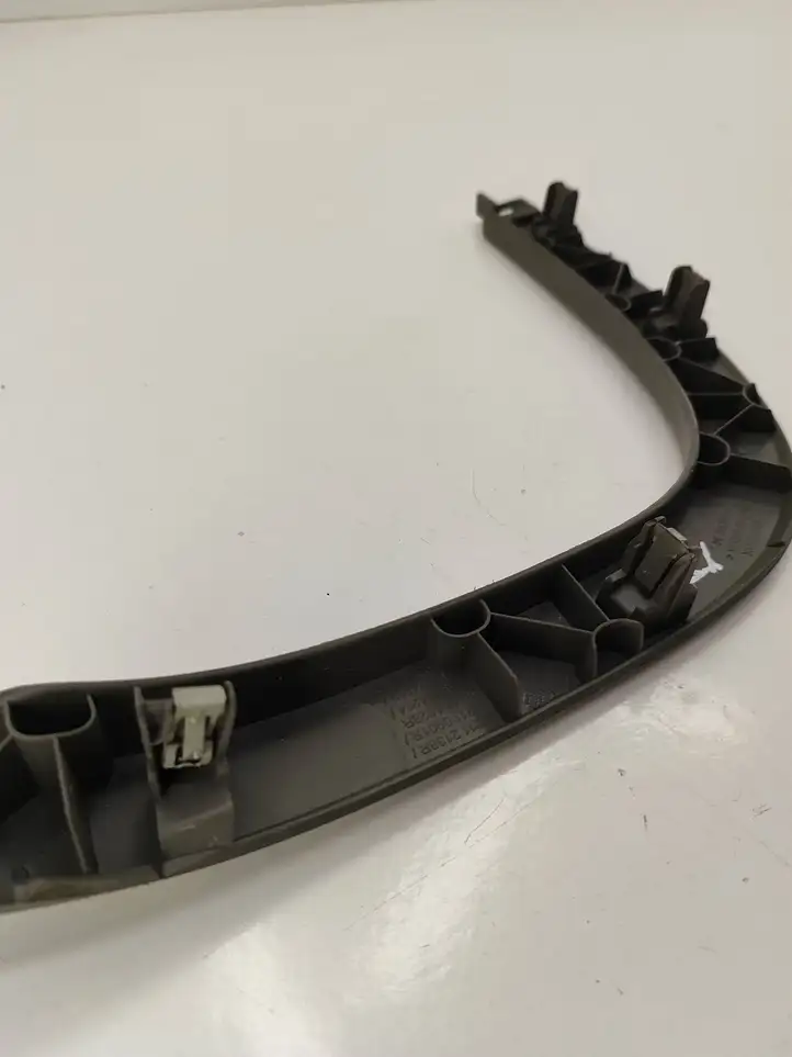 Renault Trafic III (X82) (2014 - ) 682112138R Прочие детали салона — фото 5