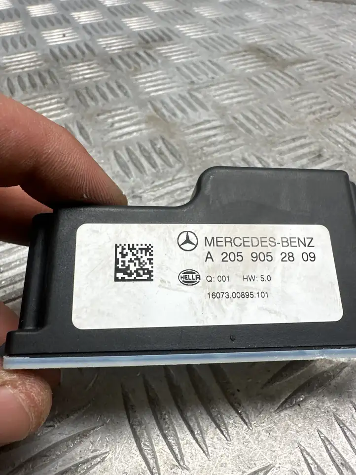 Mercedes-Benz E W213 (2016 - ) A2059052809 Преобразователь напряжения — фото 3