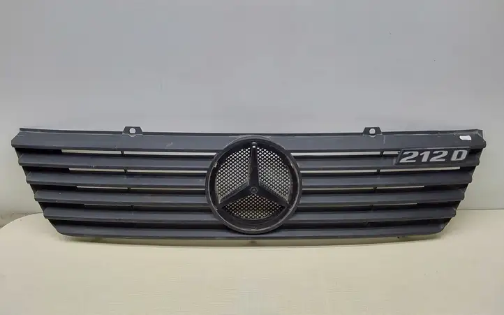 Mercedes-Benz Sprinter W901 W902 W903 W904 (1995 - 2007) 9018880123 Передняя решетка — фото 1