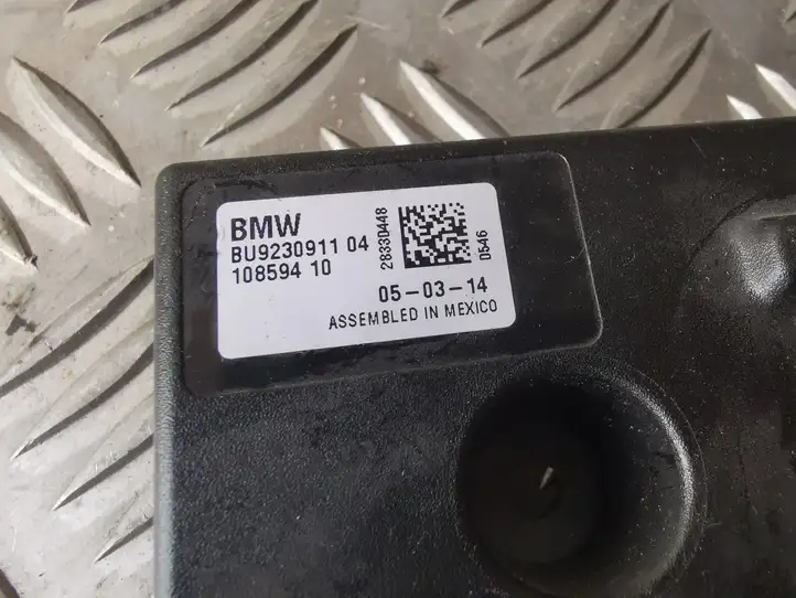 BMW 3 F30 F35 F31 (2012 - 2018) 923091104 Усилитель антенны — фото 2