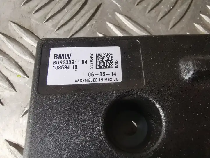 BMW 3 F30 F35 F31 (2012 - 2018) 923091104 Усилитель антенны — фото 4