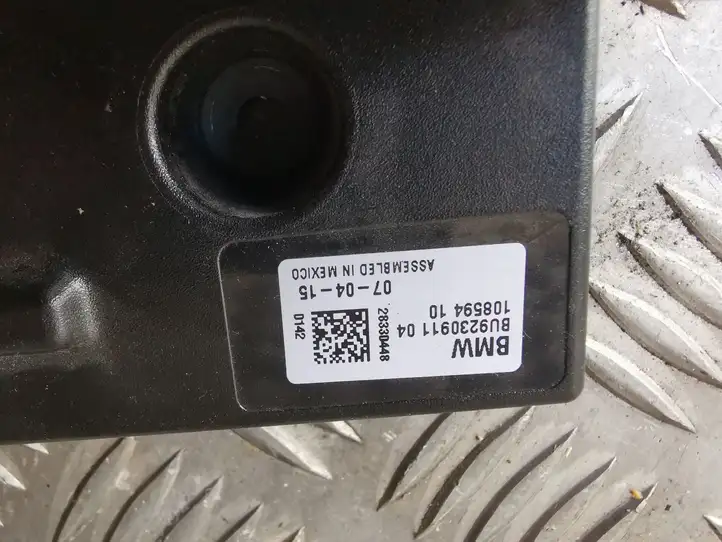 BMW 3 F30 F35 F31 (2012 - 2018) 923091104 Усилитель антенны — фото 4