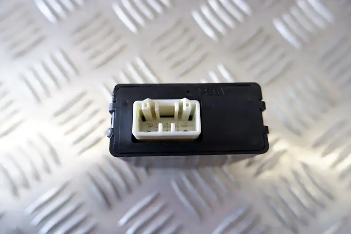 Toyota RAV 4 (XA50) (2018 - )  8597042060 Блок управления центрального замка