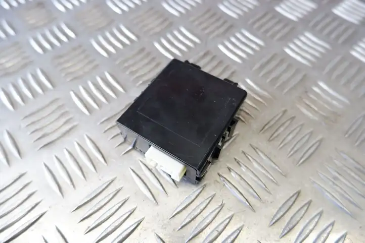 Toyota RAV 4 (XA50) (2018 - )  8597042060 Блок управления центрального замка