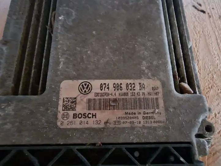 Volkswagen Crafter (2006 - 2016) 074906032BA Блок управления двигателем (ЭБУ) — фото 2