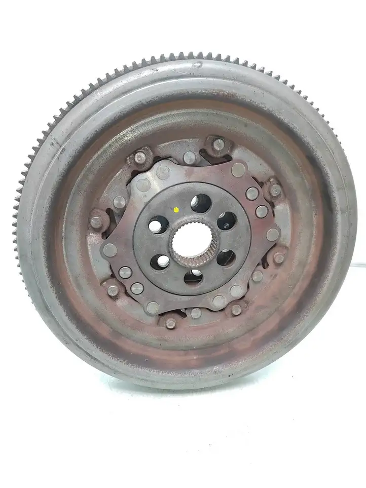 Volkswagen PASSAT B6 (2005 - 2010) 03g105266bd Двухмассовый маховик — фото 3