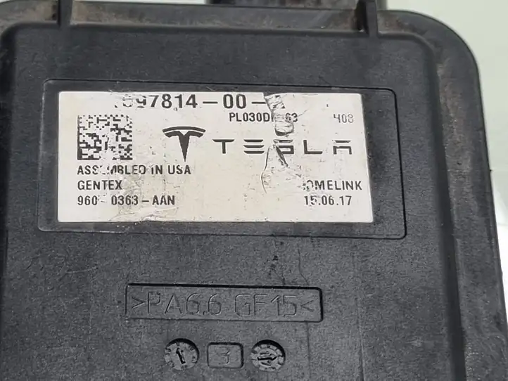 Tesla Model S (2016 - 2021) 109781400A Пульт управления воротами — фото 4