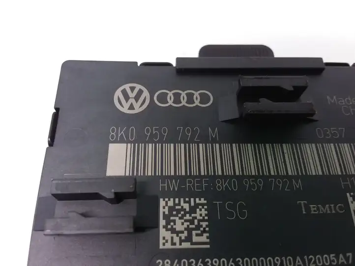 Audi A4 (2007 - 2011)  8K0959792M Блок управления дверью