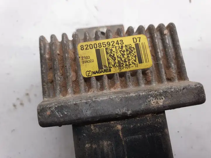 Nissan Juke I F15 (2010 - 2018)  8200859248 Реле аварийных фонарей