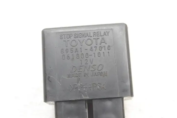 Toyota Prius+ (ZVW40) (2011 - 2018) 895A147010 Реле аварийных фонарей — фото 4