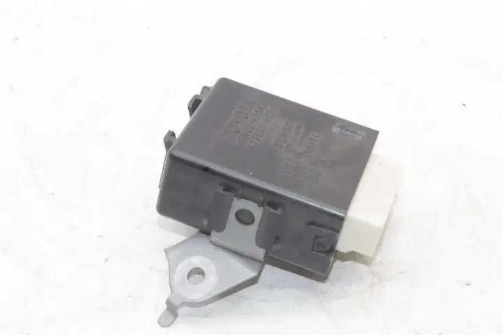 Toyota Prius+ (ZVW40) (2011 - 2018) 8594047040 Реле аварийных фонарей — фото 1
