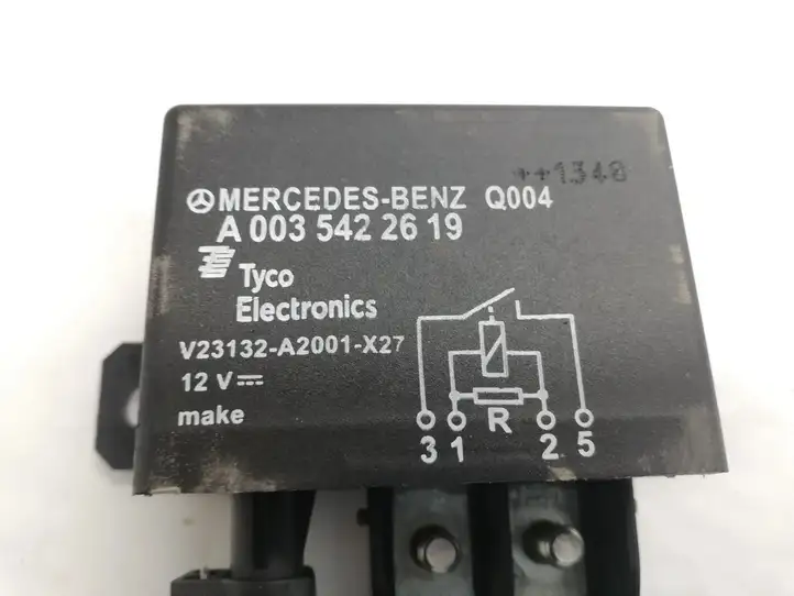 Mercedes-Benz C W204 (2007 - 2014) A0035422619 Реле аварийных фонарей — фото 2