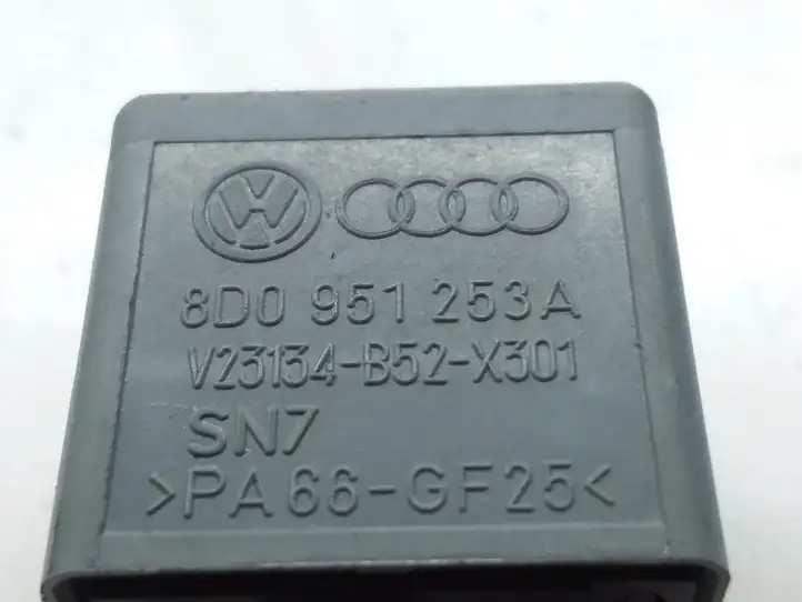 Volkswagen Golf VI (2009 - 2013) V23134B52X301 Реле аварийных фонарей — фото 3