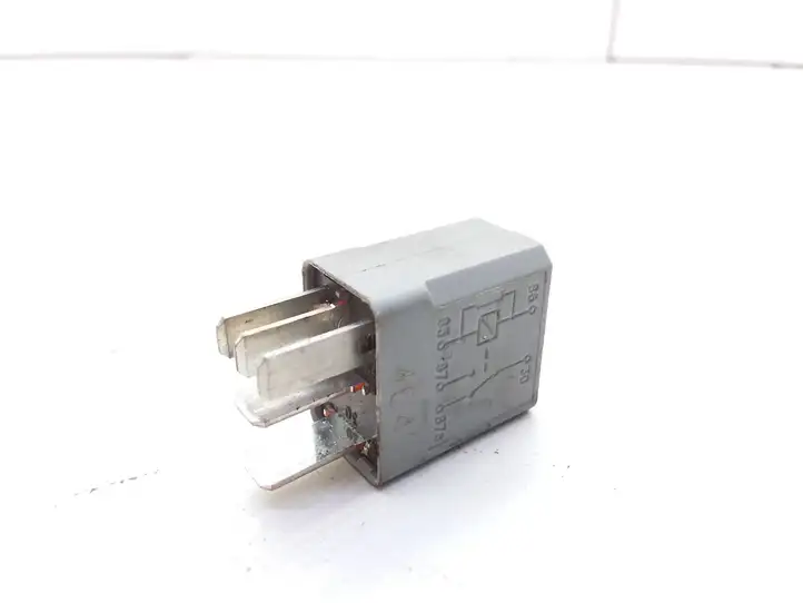 Opel Meriva (2002 - 2006)  13100504 Реле аварийных фонарей