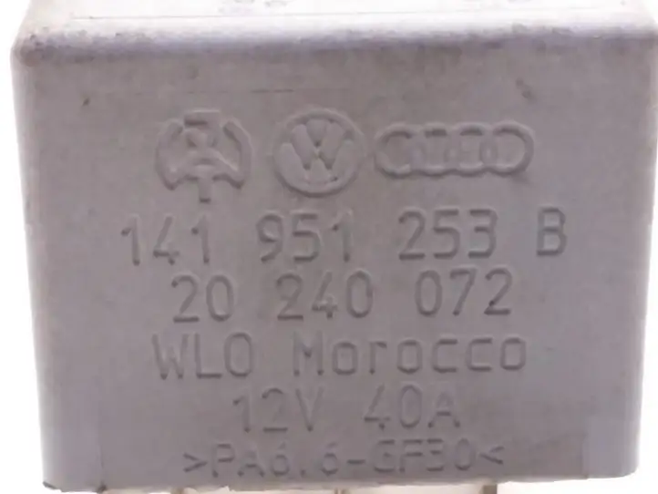 Volkswagen PASSAT B5.5 (2001 - 2005) 141951253B Реле аварийных фонарей — фото 2